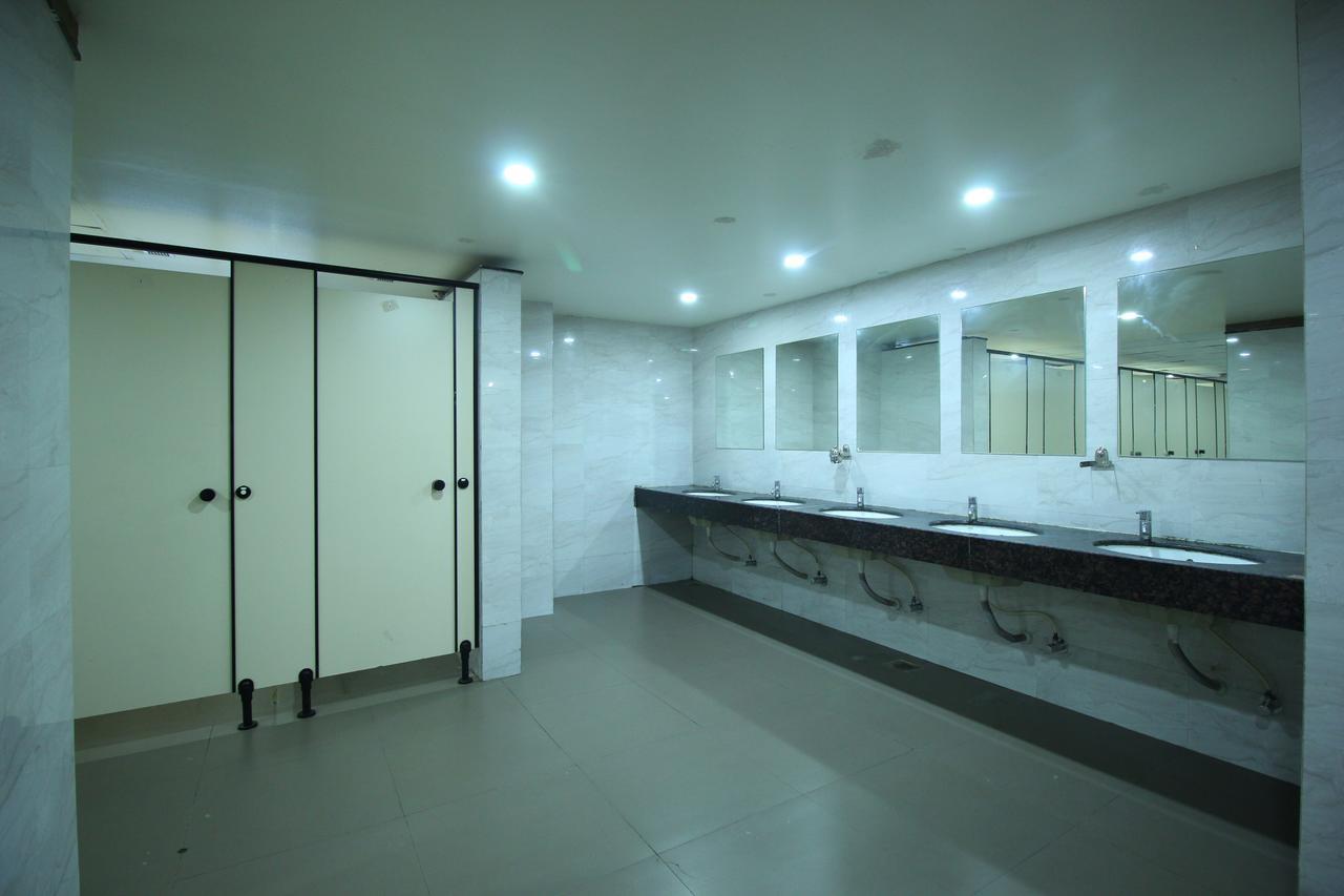 Jackpot Room In & Out Dormitory Ahmedabad Exterior foto